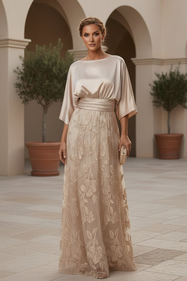 Vestido de raso y encaje con falda floral y cinturón