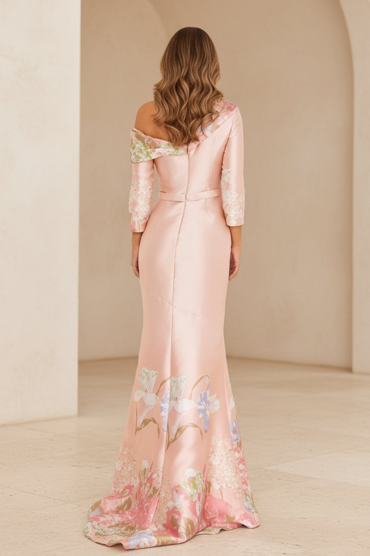 Vestido de sirena floral asimétrico con hombros descubiertos