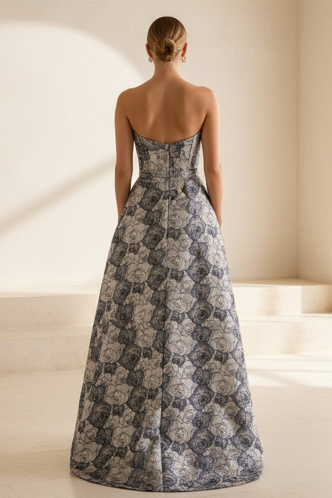 Vestido largo jacquard floral sin tirantes con bajo asimétrico