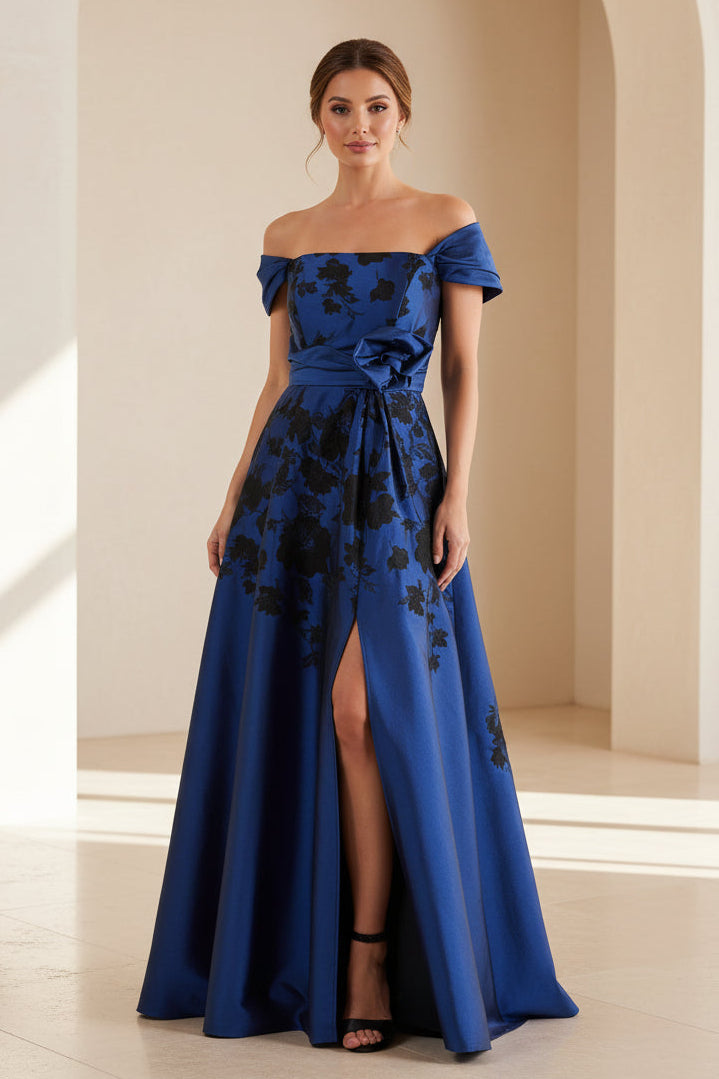 Vestido de Noche en Línea A Bordado Floral con Chal