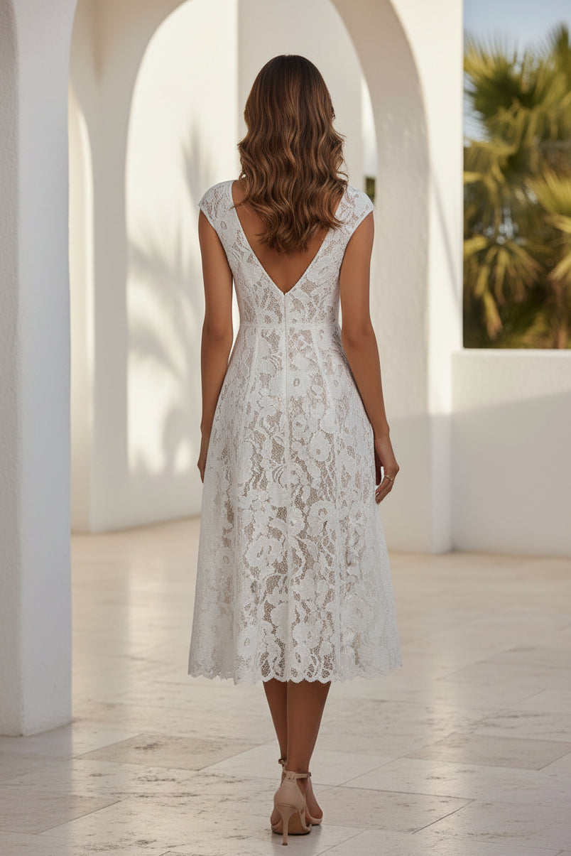 Vestido midi acampanado de encaje con manga casquillo