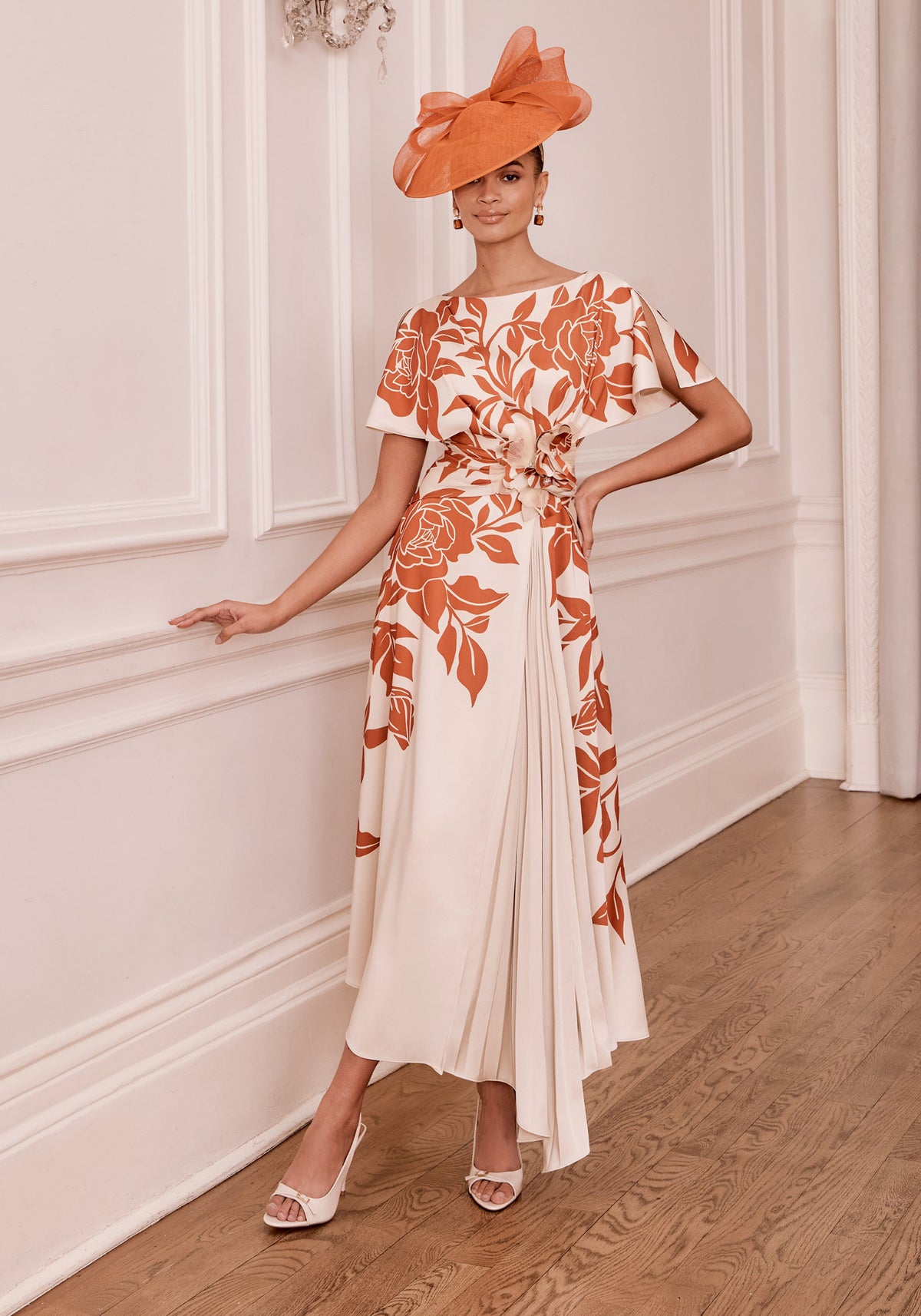 Vestido Midi Asimétrico con Cuello Barco y Estampado Floral
