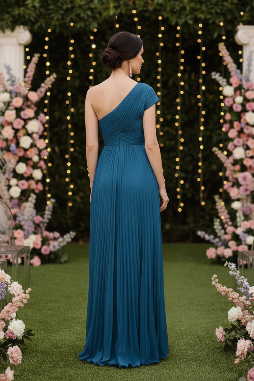 Vestido midi asimétrico con un hombro y pliegues