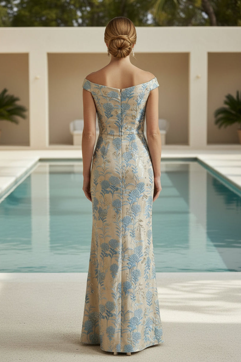 Vestido de noche de jacquard con volantes y hombros descubiertos