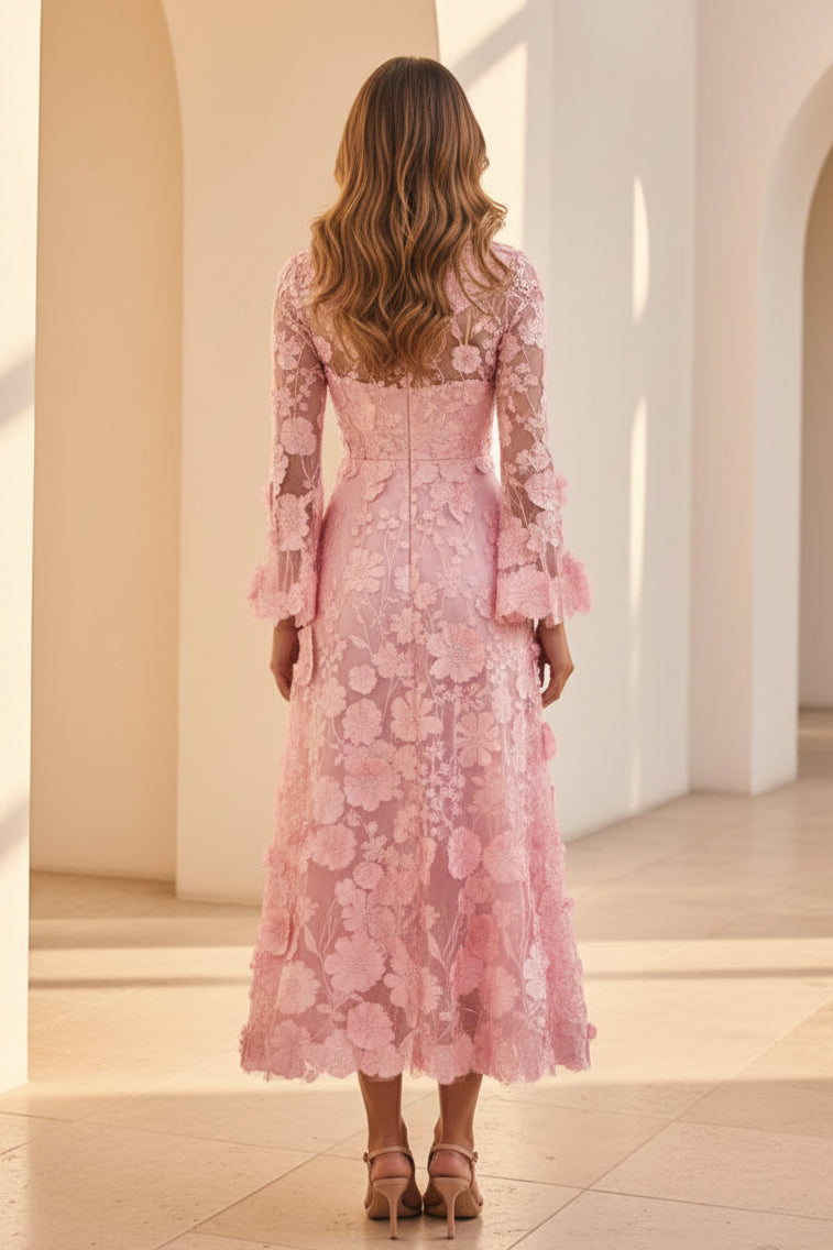 Vestido midi de corte A con apliques florales 3D y mangas acampanadas