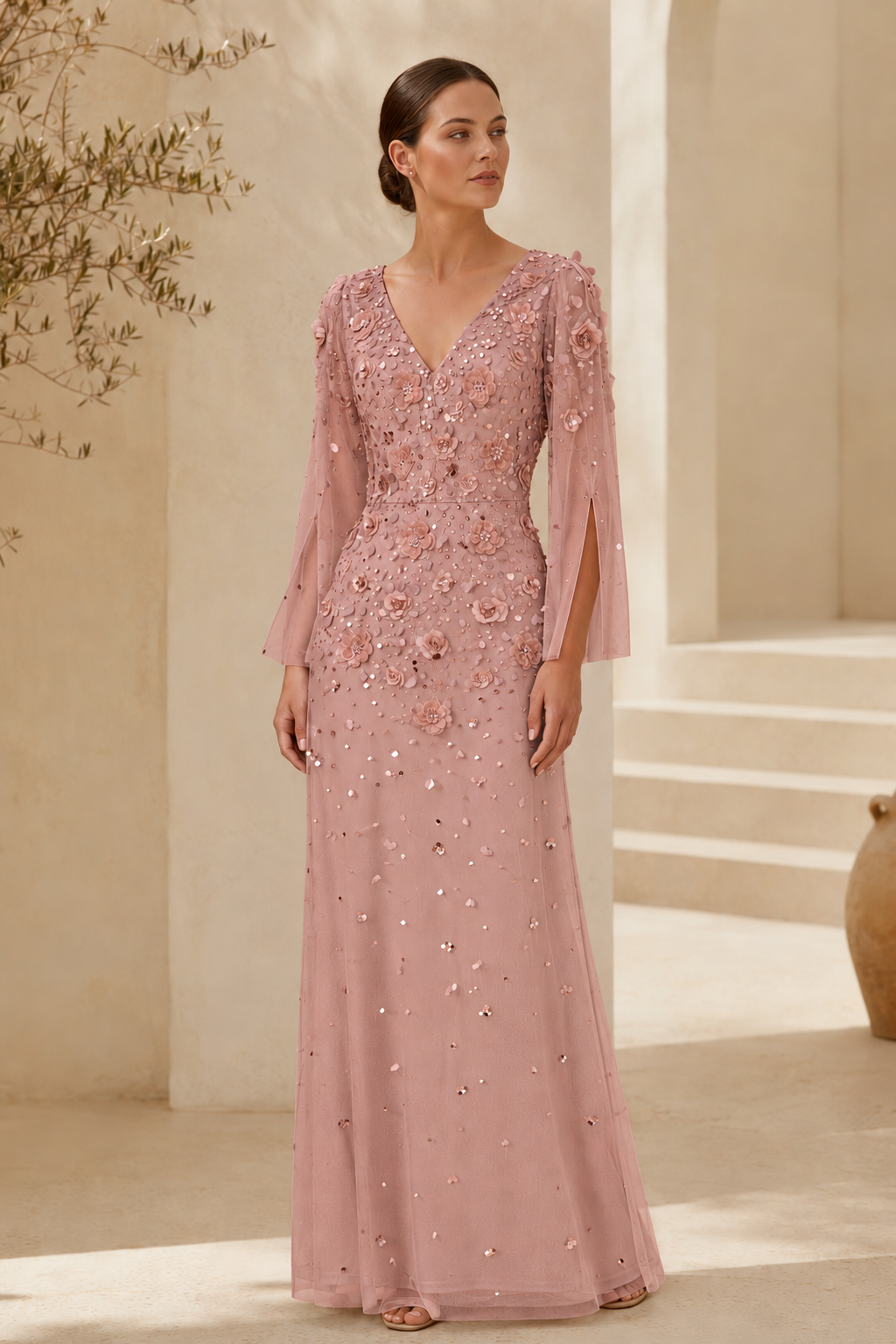 Vestido de noche de manga larga con cuentas florales