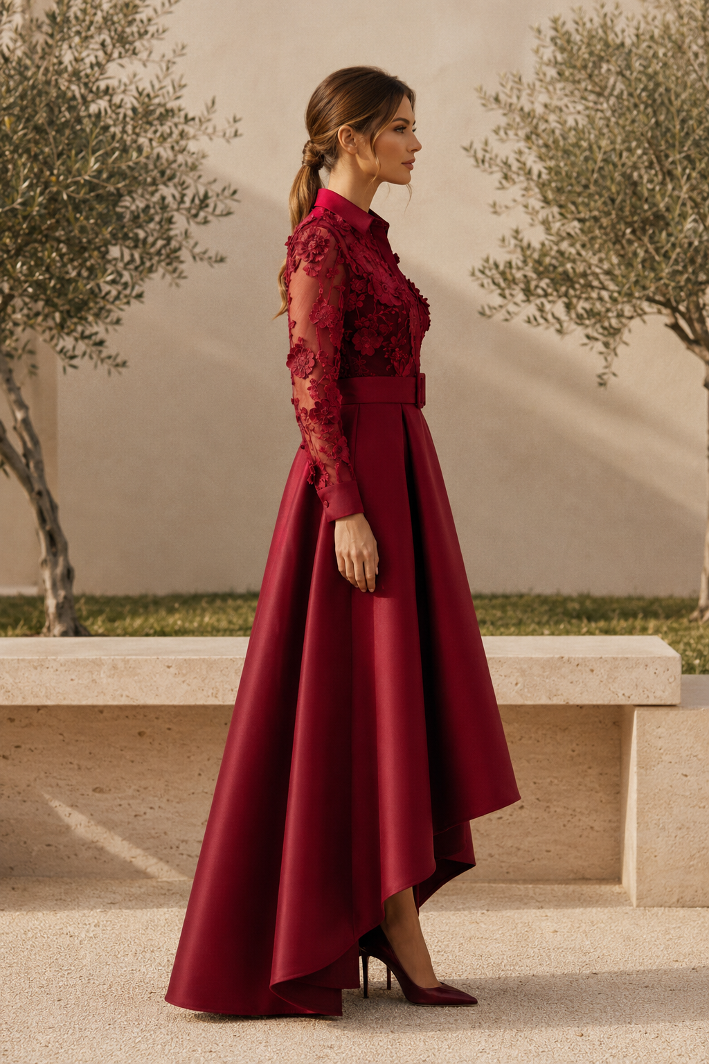 Vestido de gala asimétrico con corpiño de encaje floral