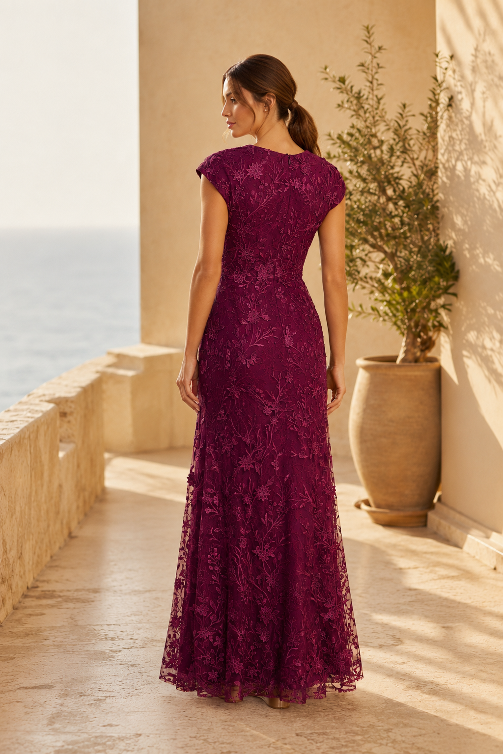 Vestido de Noche con Mangas Casquillo de Encaje Floral y Abertura Alta