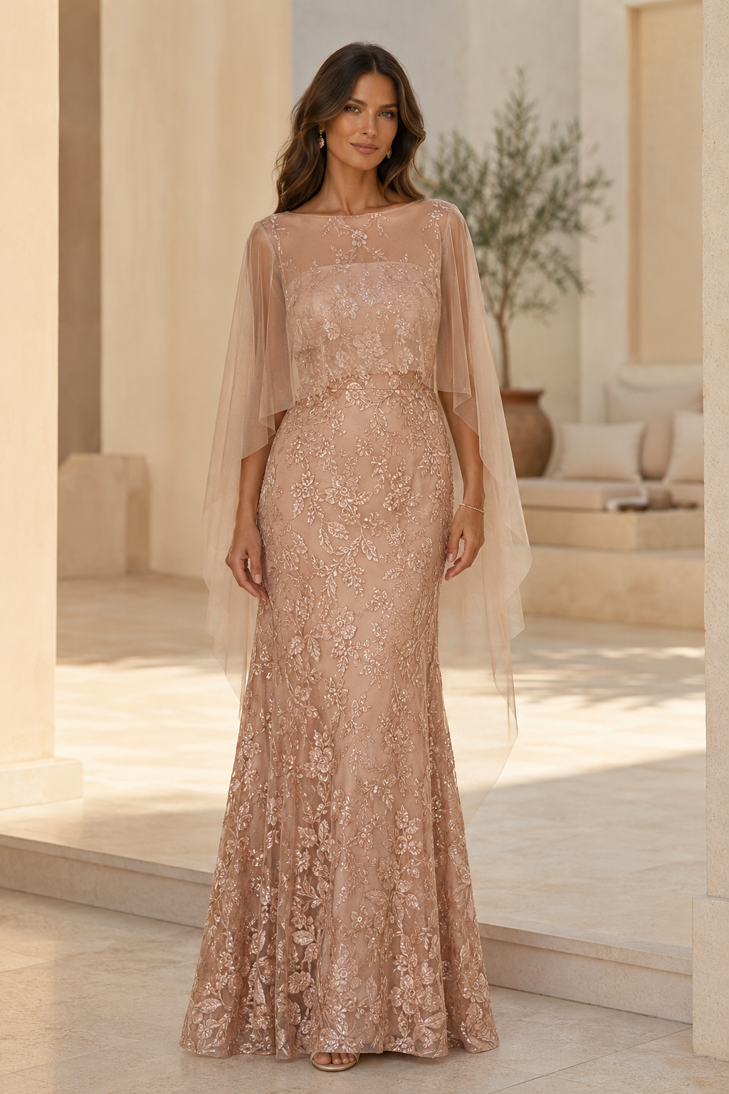 Vestido de Noche Estilo Sirena con Manga de Capa, Escote Ilusión y Encaje Floral
