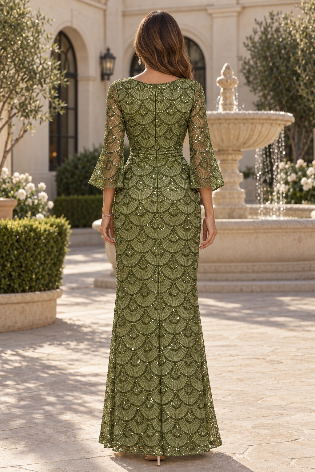 Vestido de lentejuelas con cuello en V y mangas acampanadas
