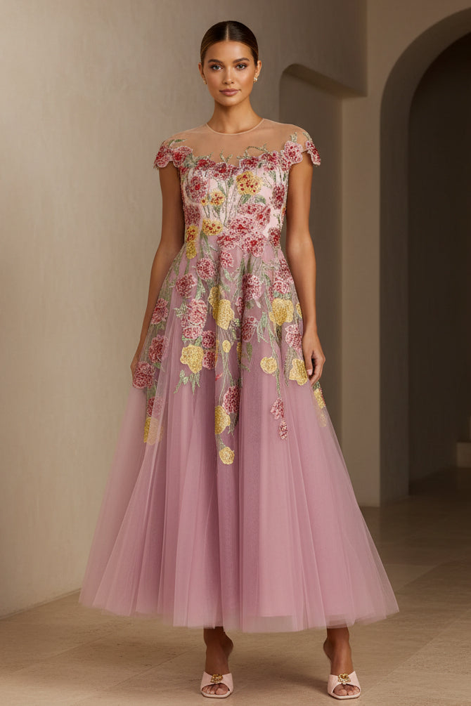 Vestido midi de tul con bordados florales y corte en A