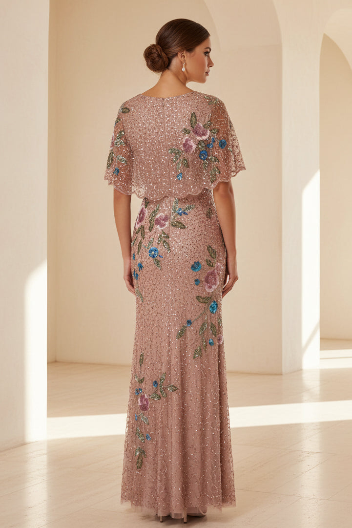 Vestido Largo con Capelina de Cuentas y Bordado Floral