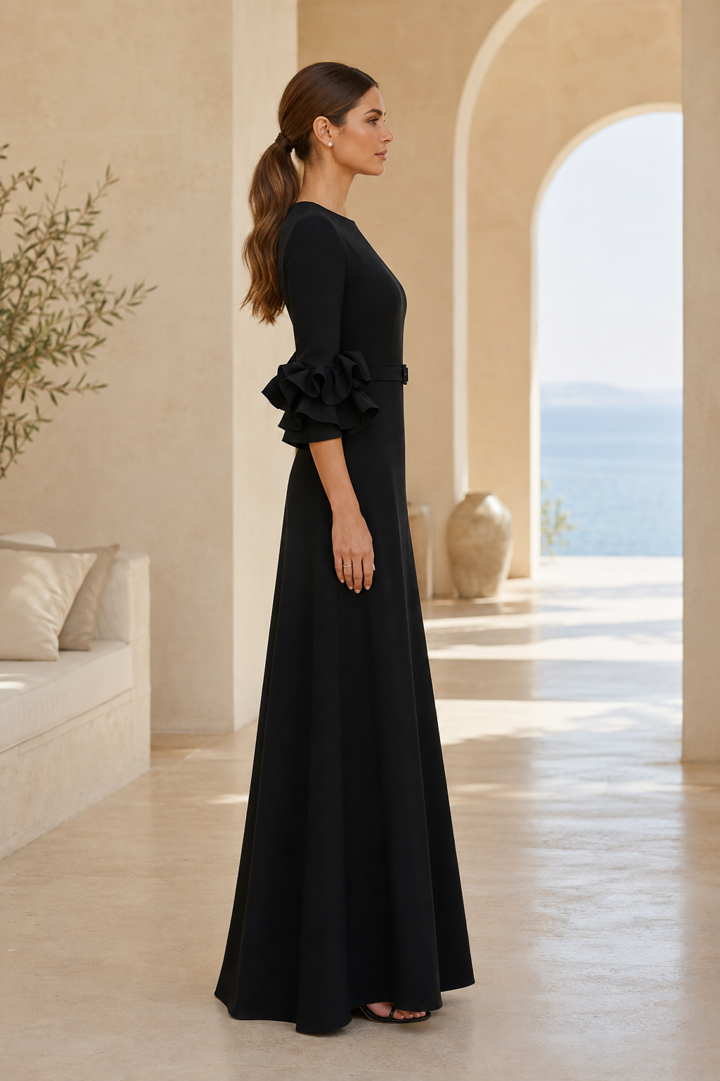 Traje de noche acampanado con puños con volantes y cinturón