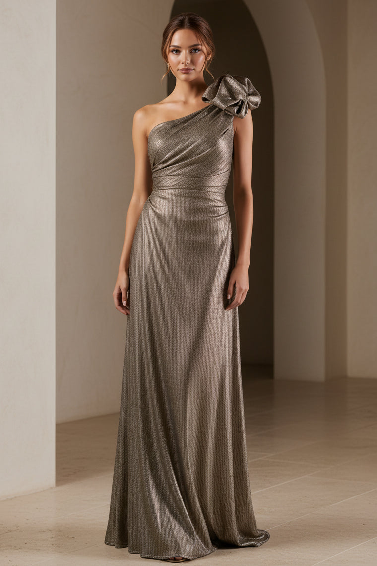 Vestido de noche metálico plisado con un solo hombro