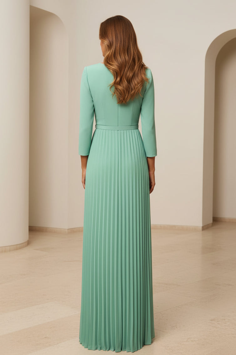 Vestido de noche plisado con escote corazón y cinturón