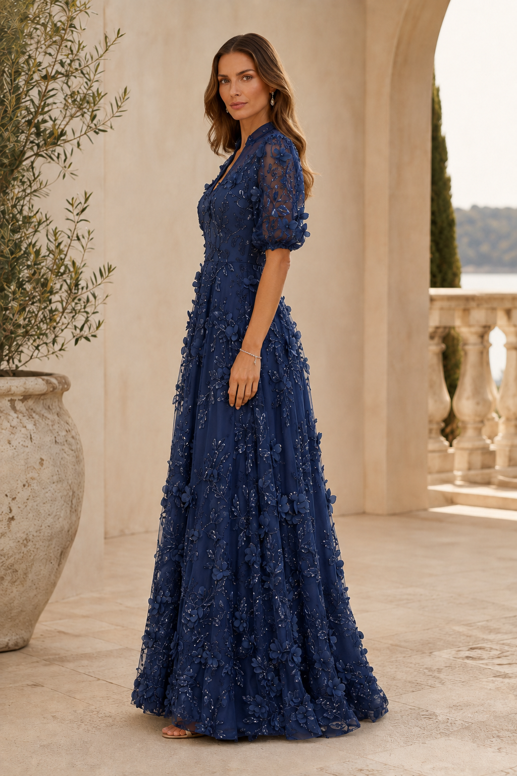 Vestido de Noche con Ilusión Floral 3D Aplicado y Silueta A