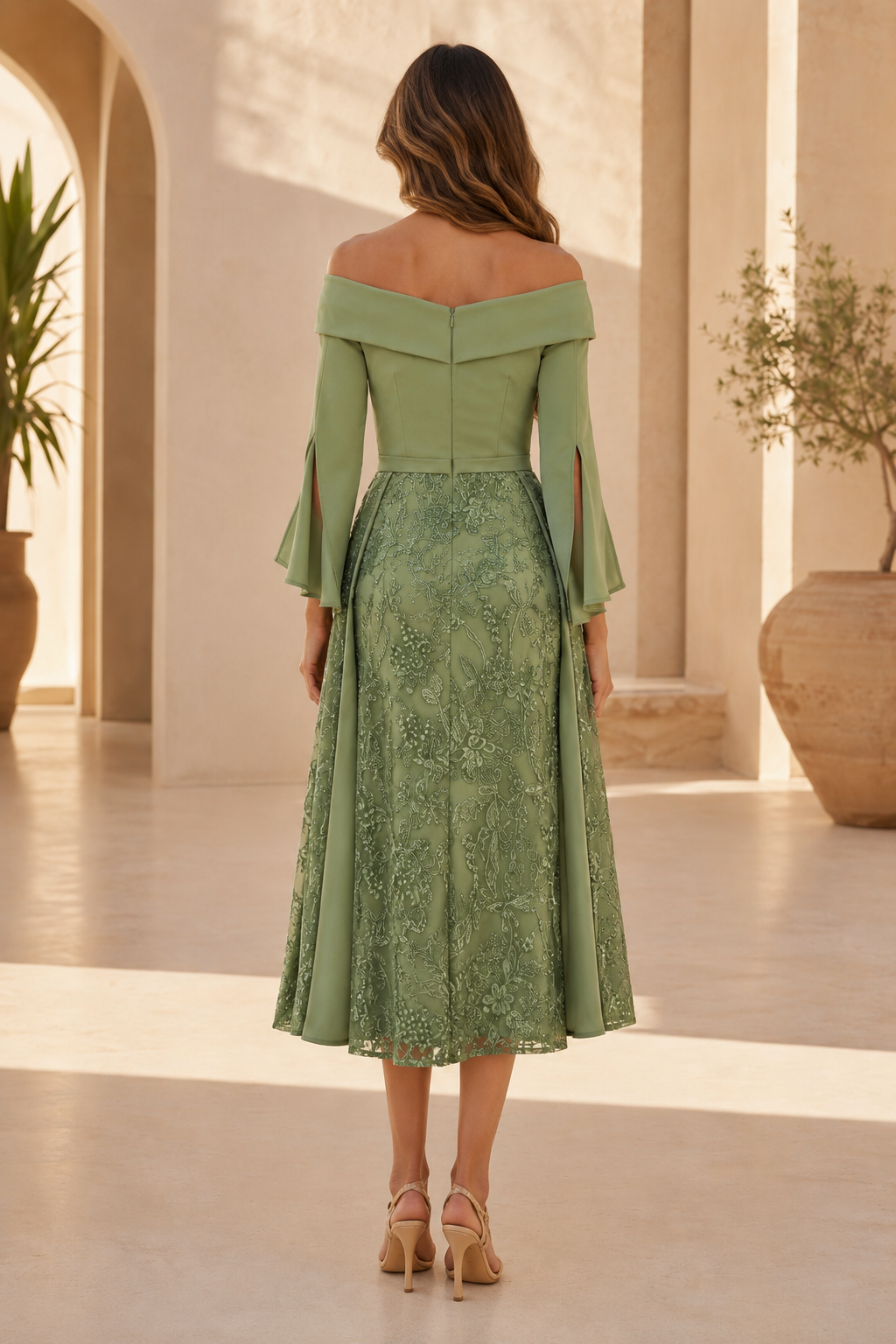 Vestido midi de encaje con corte A y hombros descubiertos