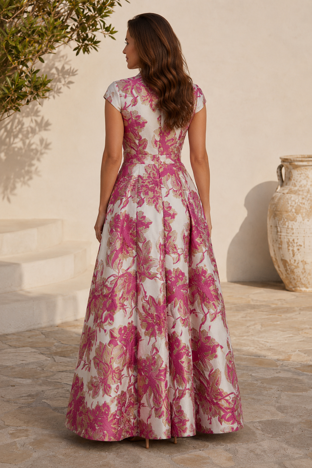 Vestido de jacquard floral con vaina bordada y sobrefalda