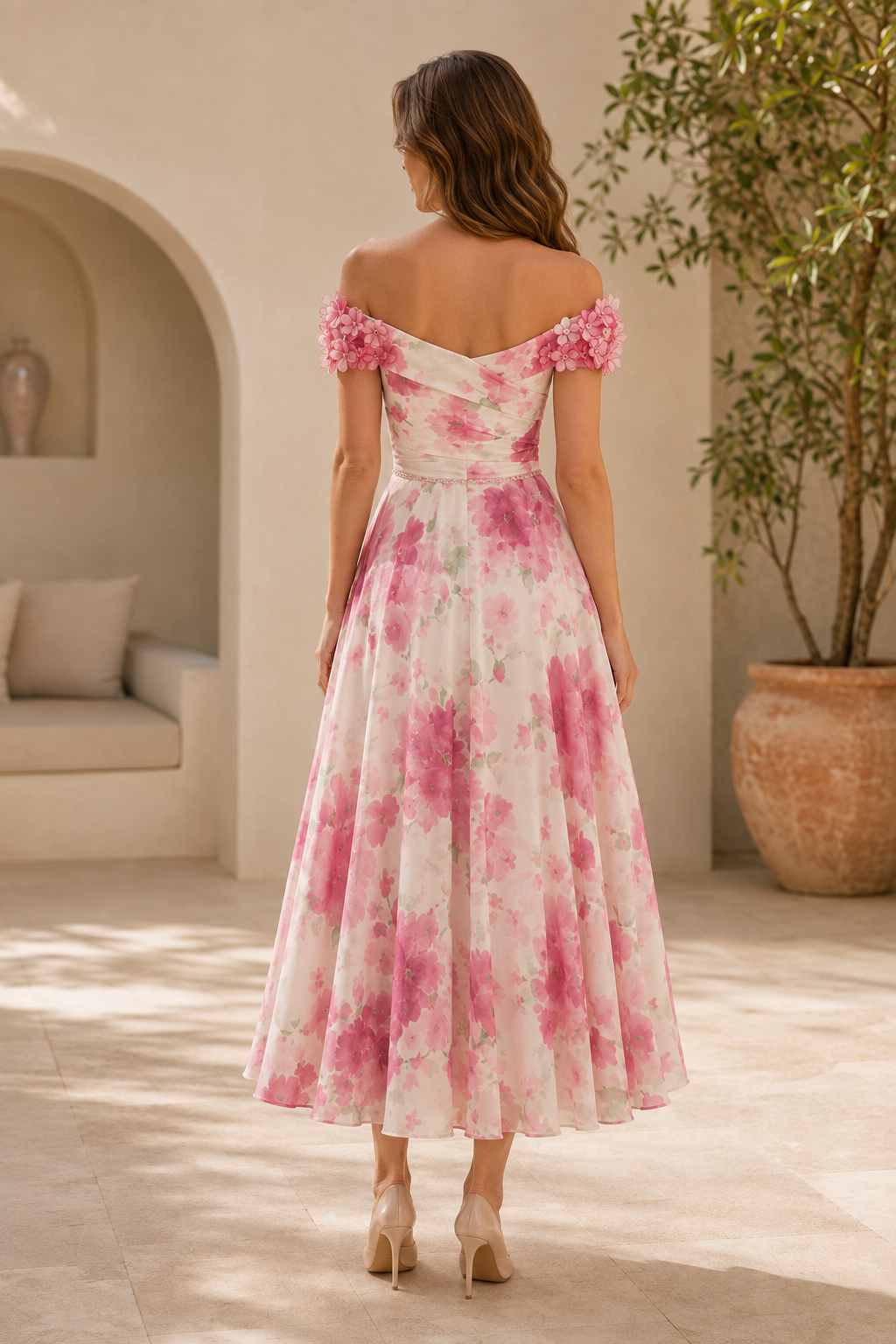 Vestido acampanado floral con hombros descubiertos y largo a media pierna