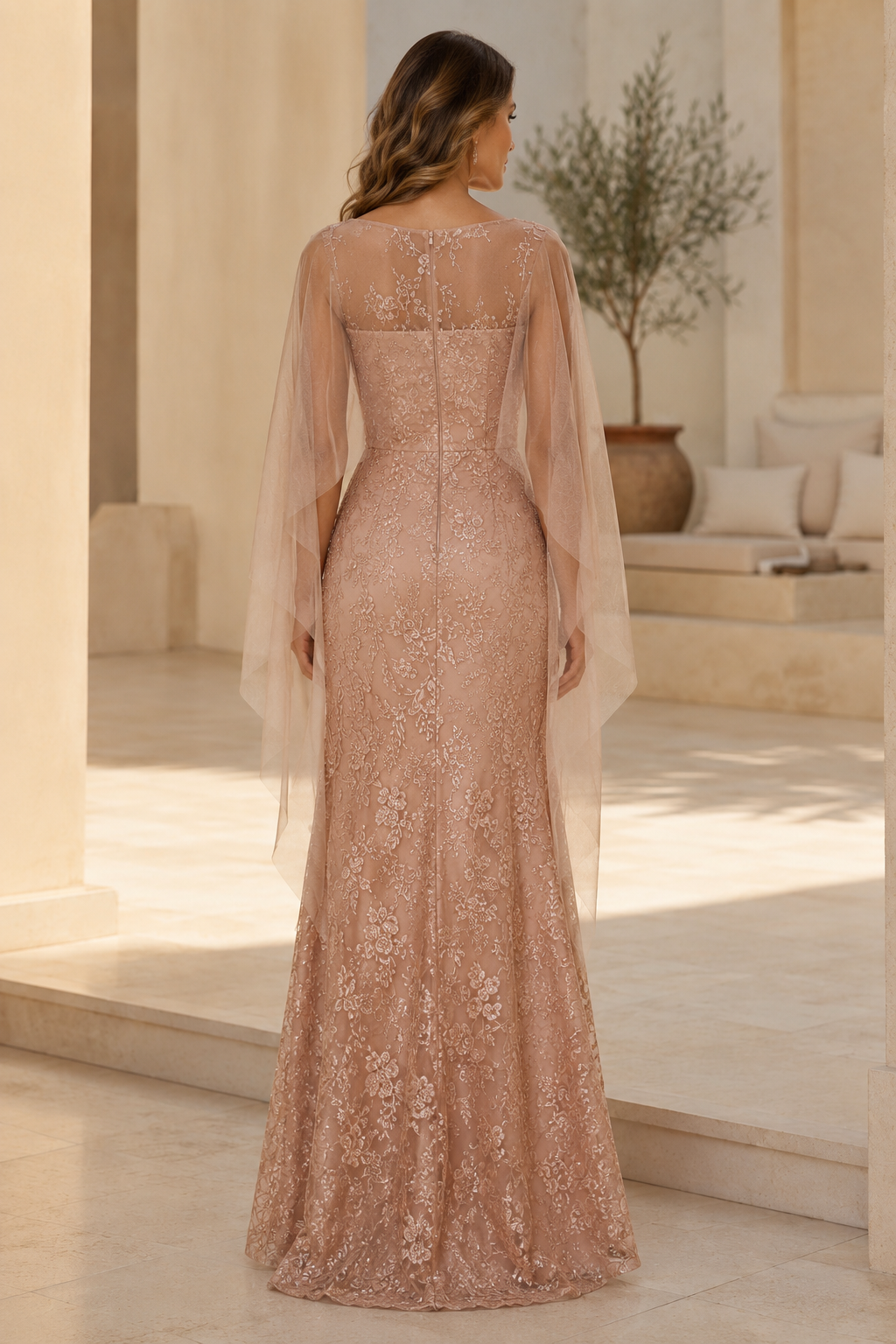 Vestido de Noche Estilo Sirena con Manga de Capa, Escote Ilusión y Encaje Floral
