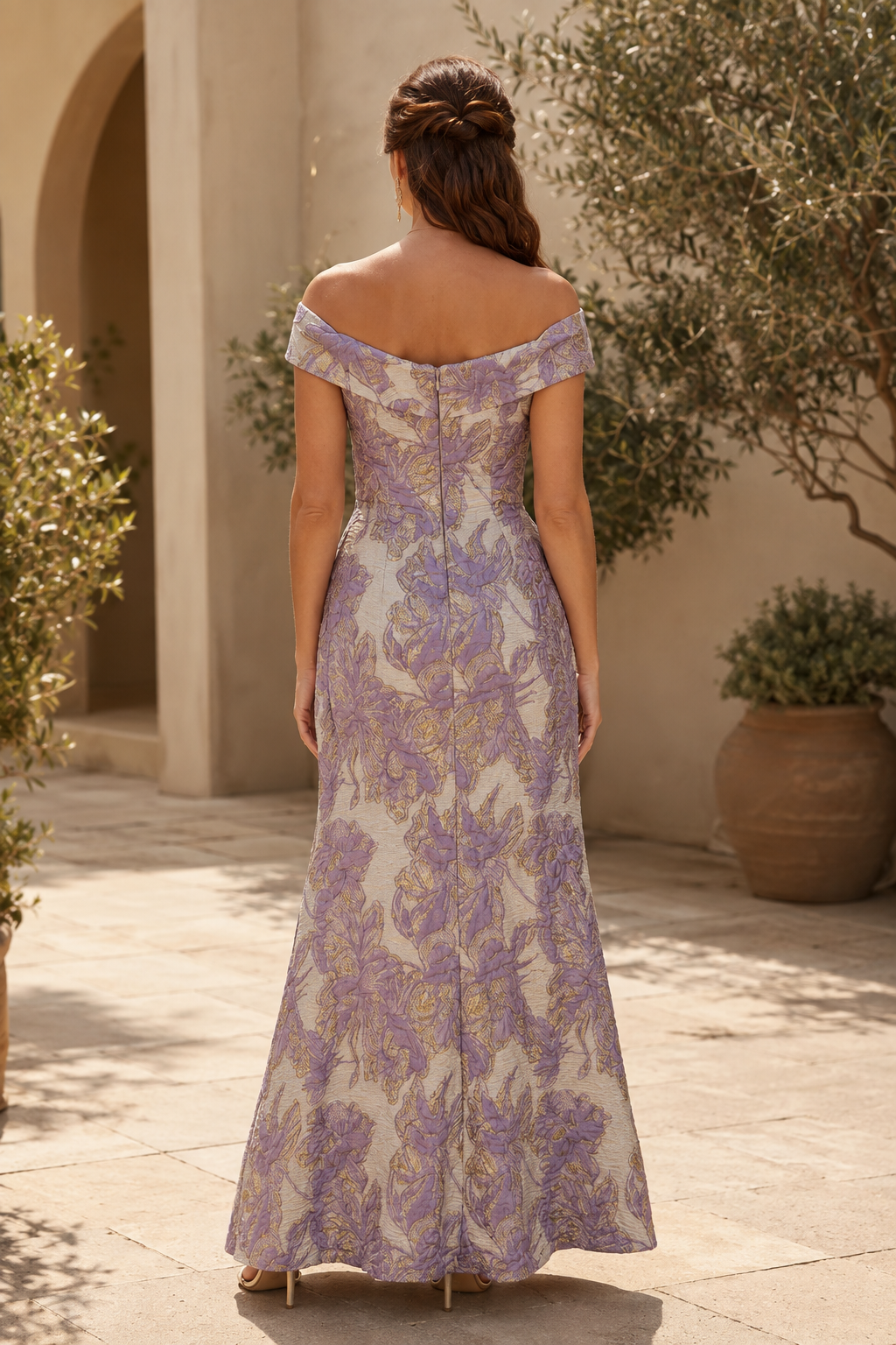 Vestido de jacquard floral con hombros descubiertos y abertura alta