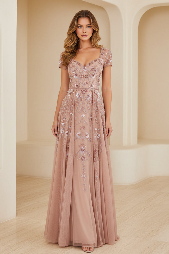 Vestido de Noche de Tul con Bordado Floral y Corte en A