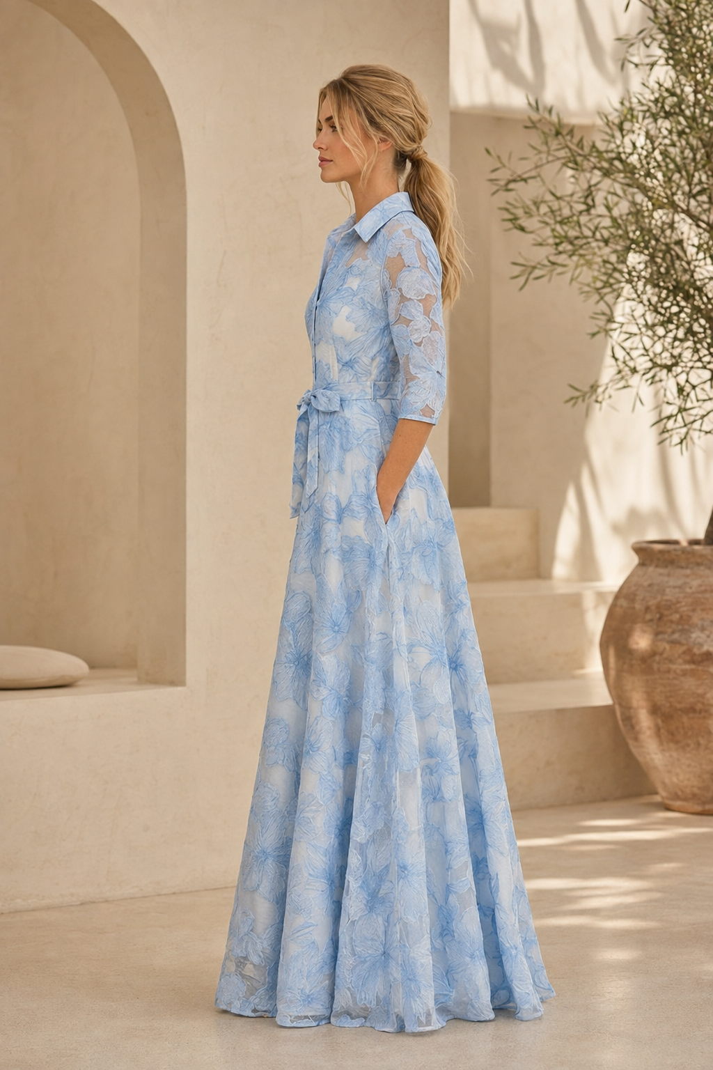 Vestido con cuello floral y corte A con mangas 3/4
