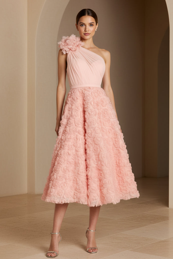 Vestido midi de un hombro con rosetones florales 3D