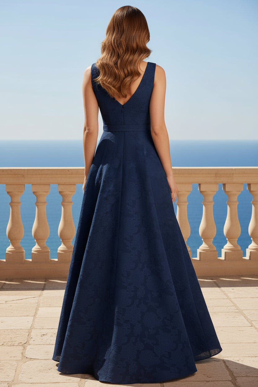Vestido de noche acampanado sin mangas con cuello de pico y jacquard