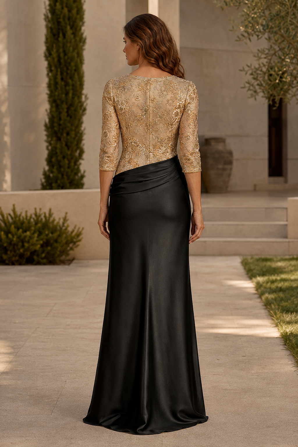 Vestido de noche largo con cuerpo bordado y manga 3/4
