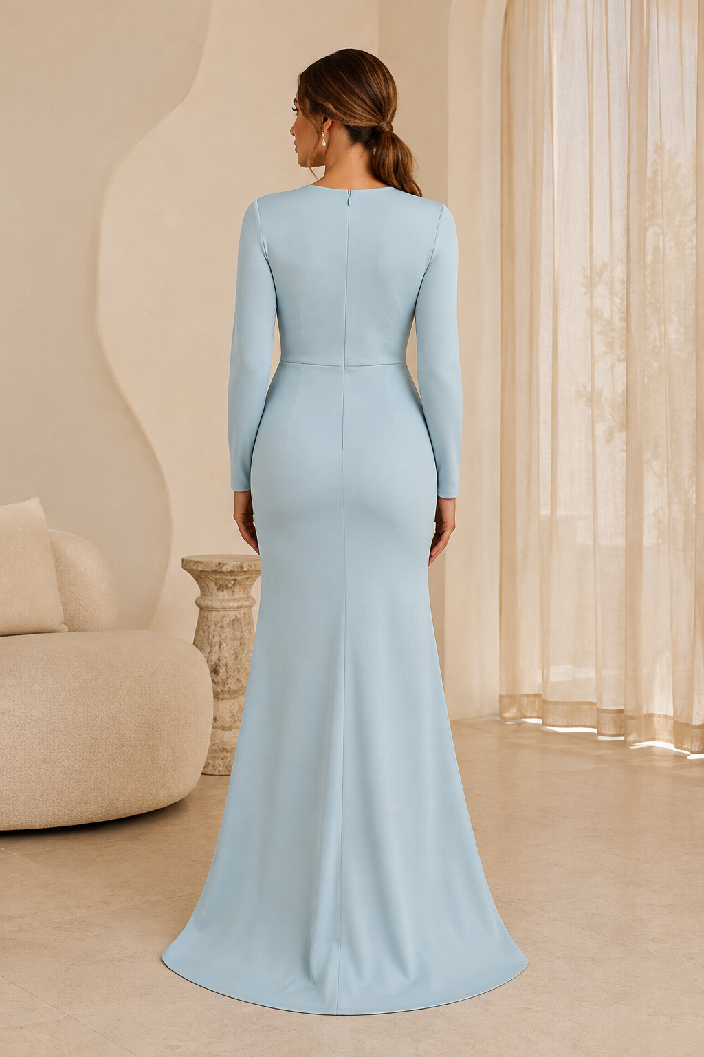 Vestido Columna de Manga Larga con Detalle de Rosa y Abertura con Volantes
