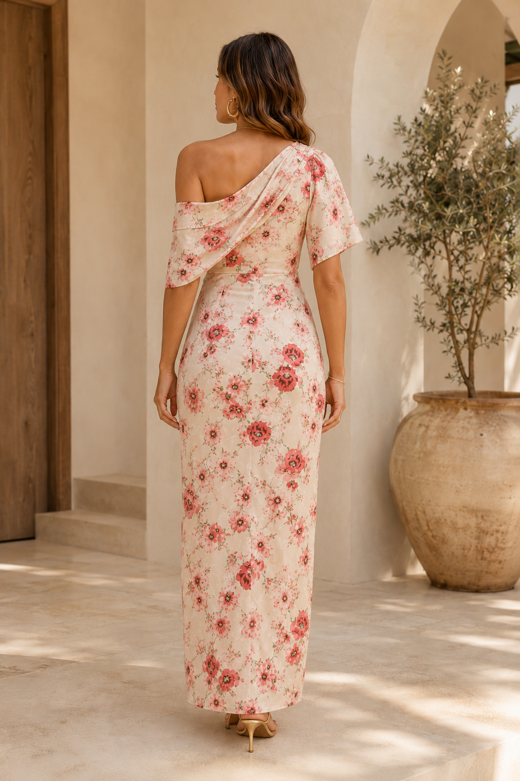 Vestido largo floral drapeado de un solo hombro