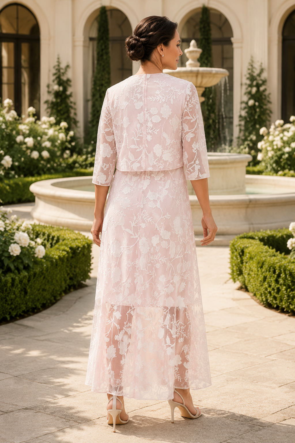 Vestido floral de encaje con bajo asimétrico y chaqueta de manga 3/4