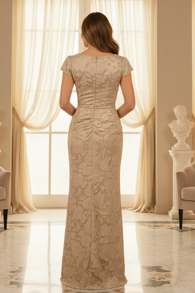Vestido de noche de jacquard fruncido con abertura y volante