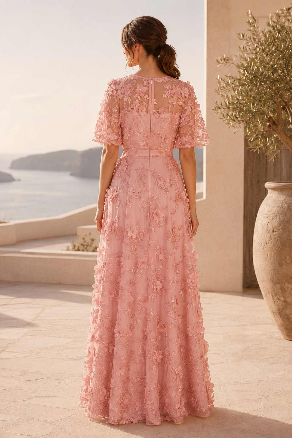 Vestido maxi con apliques florales en 3D y mangas con volantes