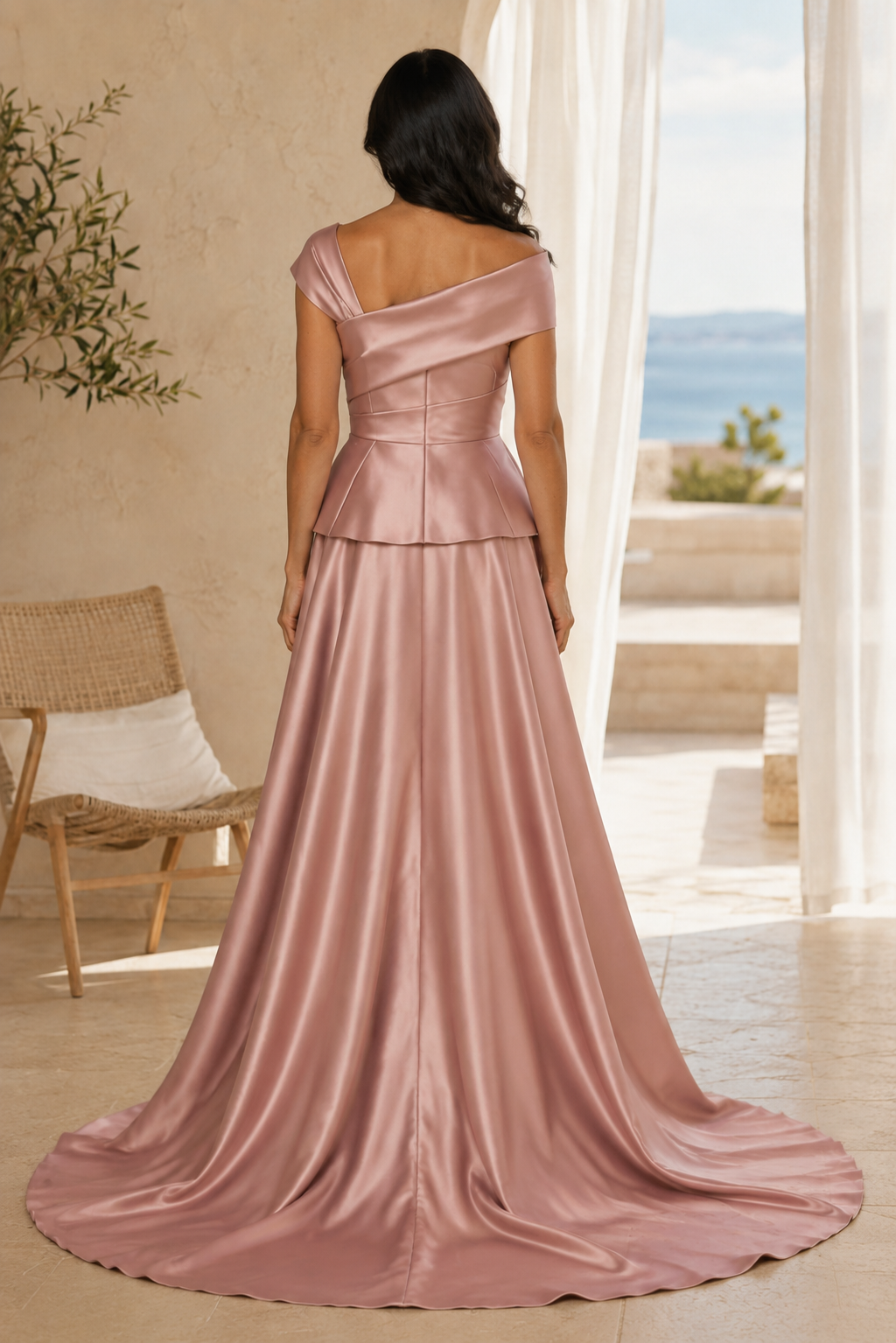 Vestido de noche con hombros descubiertos, estampado floral y lentejuelas con sobrefalda de satén