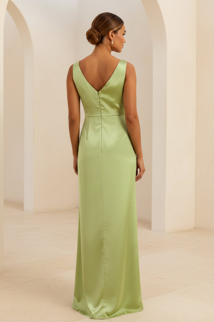 Vestido de noche tipo tubo de satén con cuello de pico