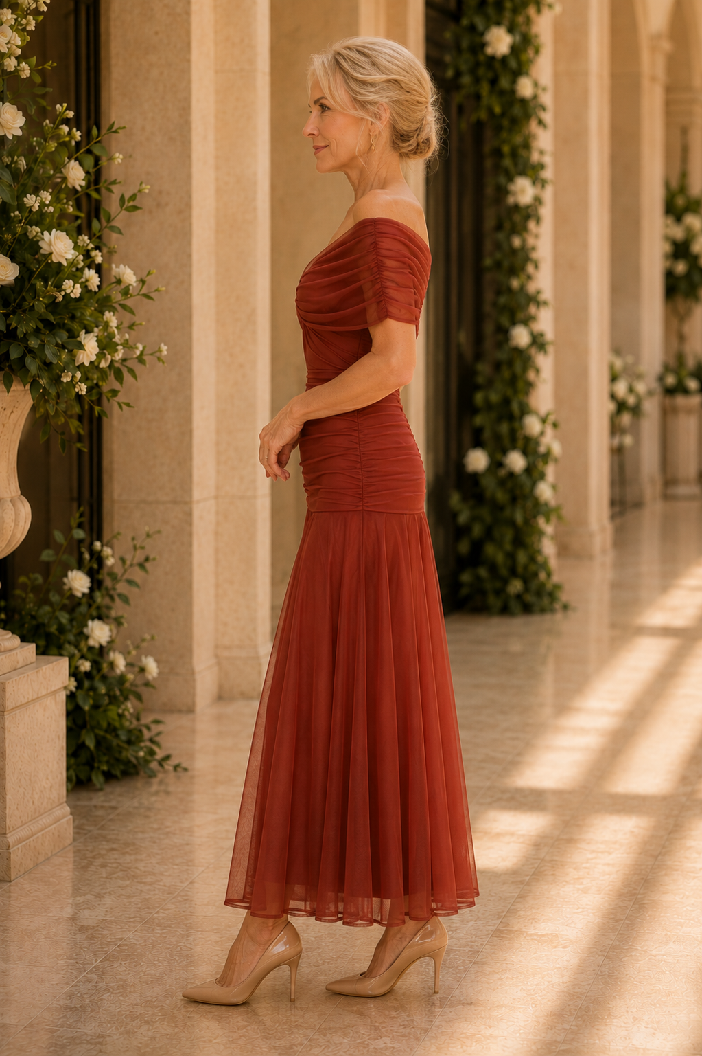 Vestido midi fruncido con hombros descubiertos