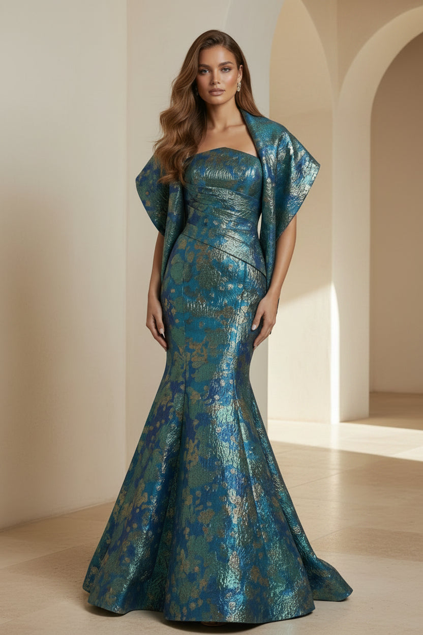 Vestido de noche de sirena de jacquard metálico sin tirantes con chal