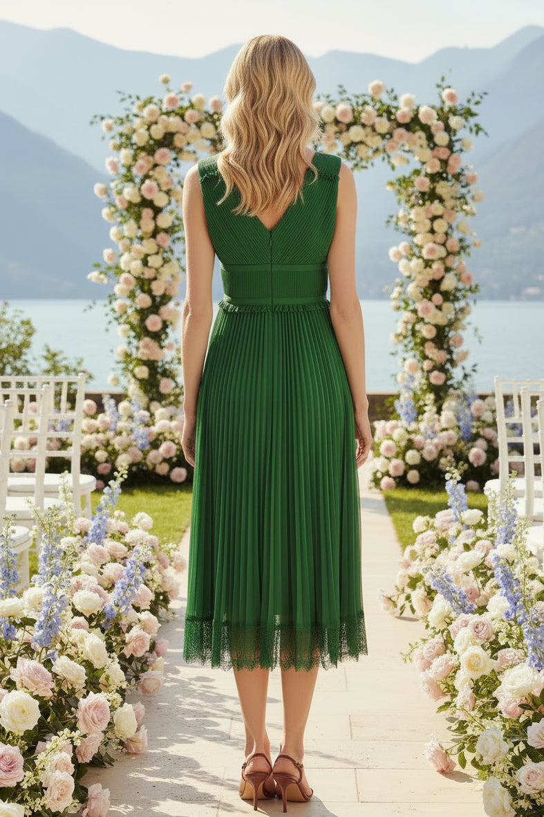 Vestido midi plisado con escote de pico y ribete de encaje
