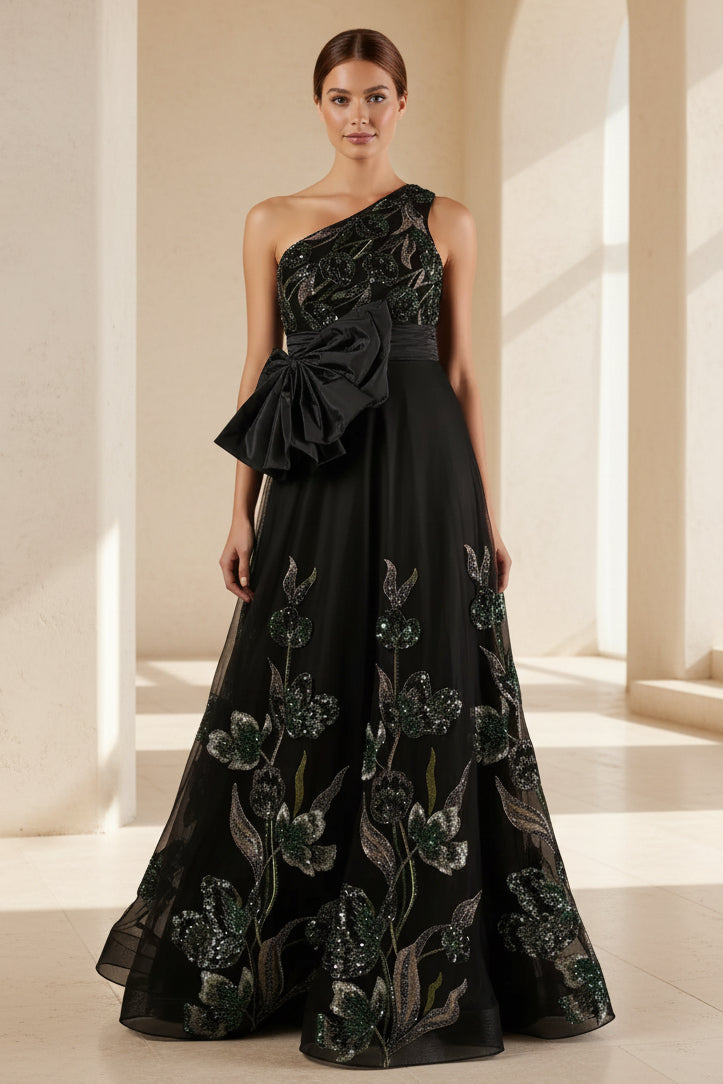 Vestido de noche acampanado con lentejuelas florales y un hombro