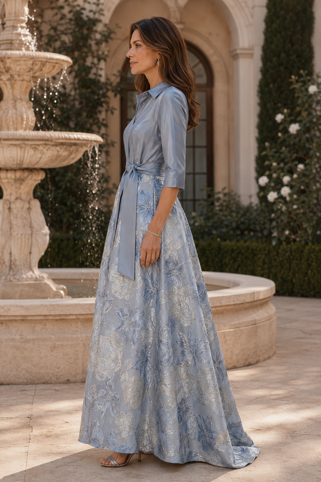 Vestido de Noche Acampanado de Brocado Floral con Cuello