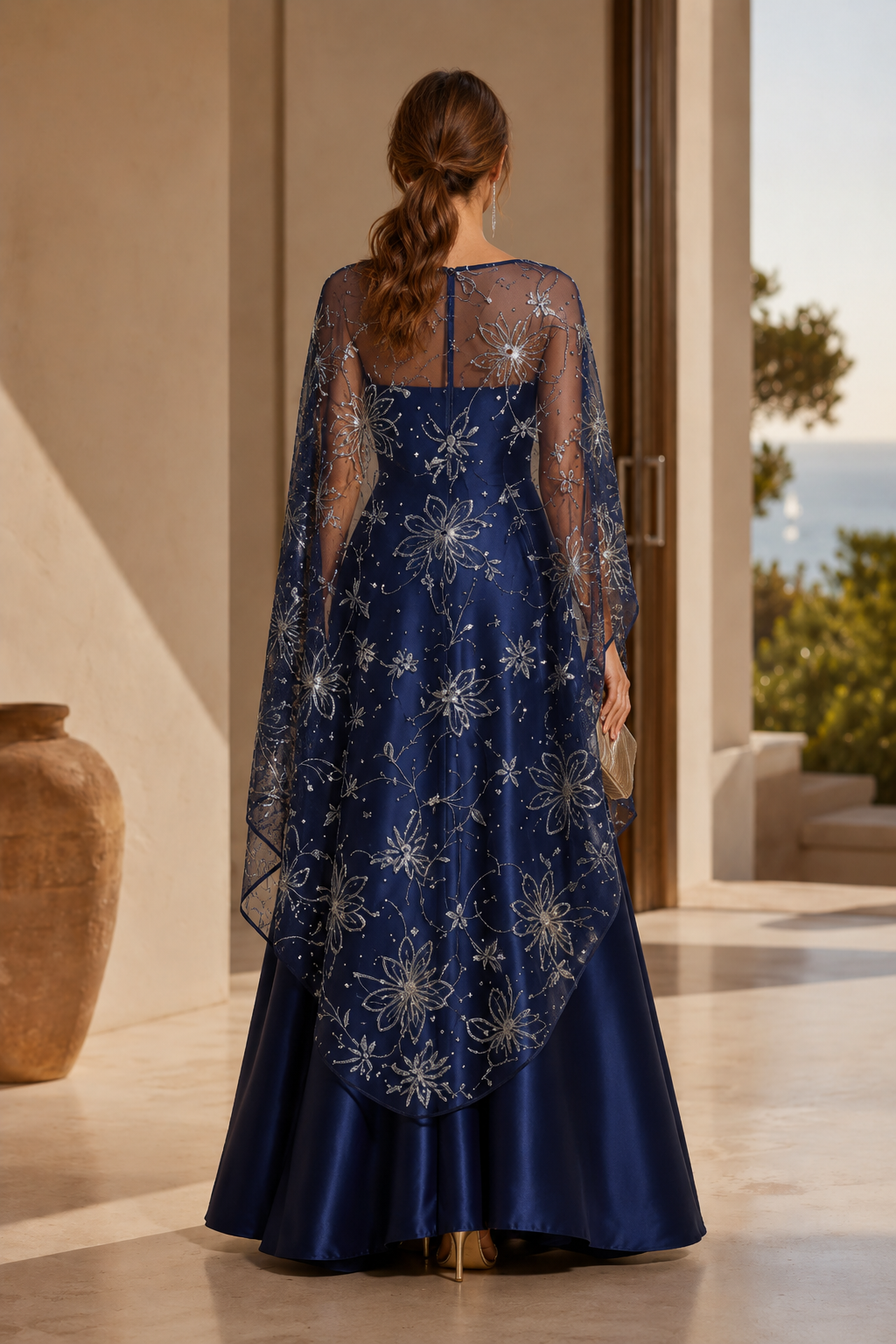 Vestido de Noche en Línea A con Capa Floral Bordada con Cuentas
