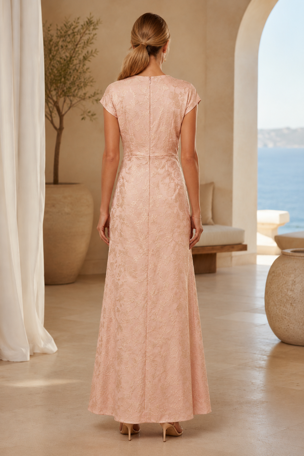 Vestido de noche de jacquard con fruncido lateral y corte en A