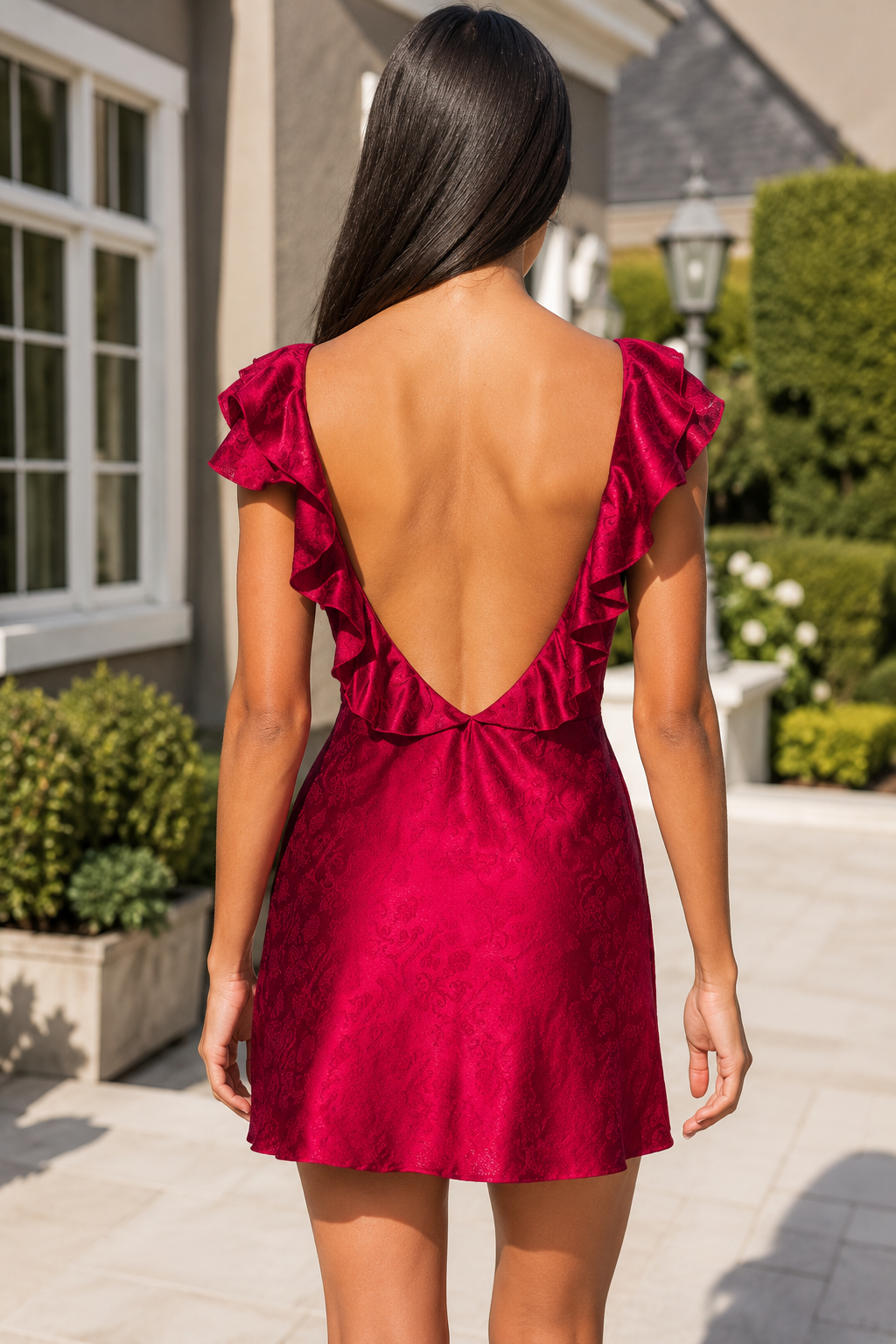 Minivestido Jacquard de Satén con Volantes y Espalda Abierta