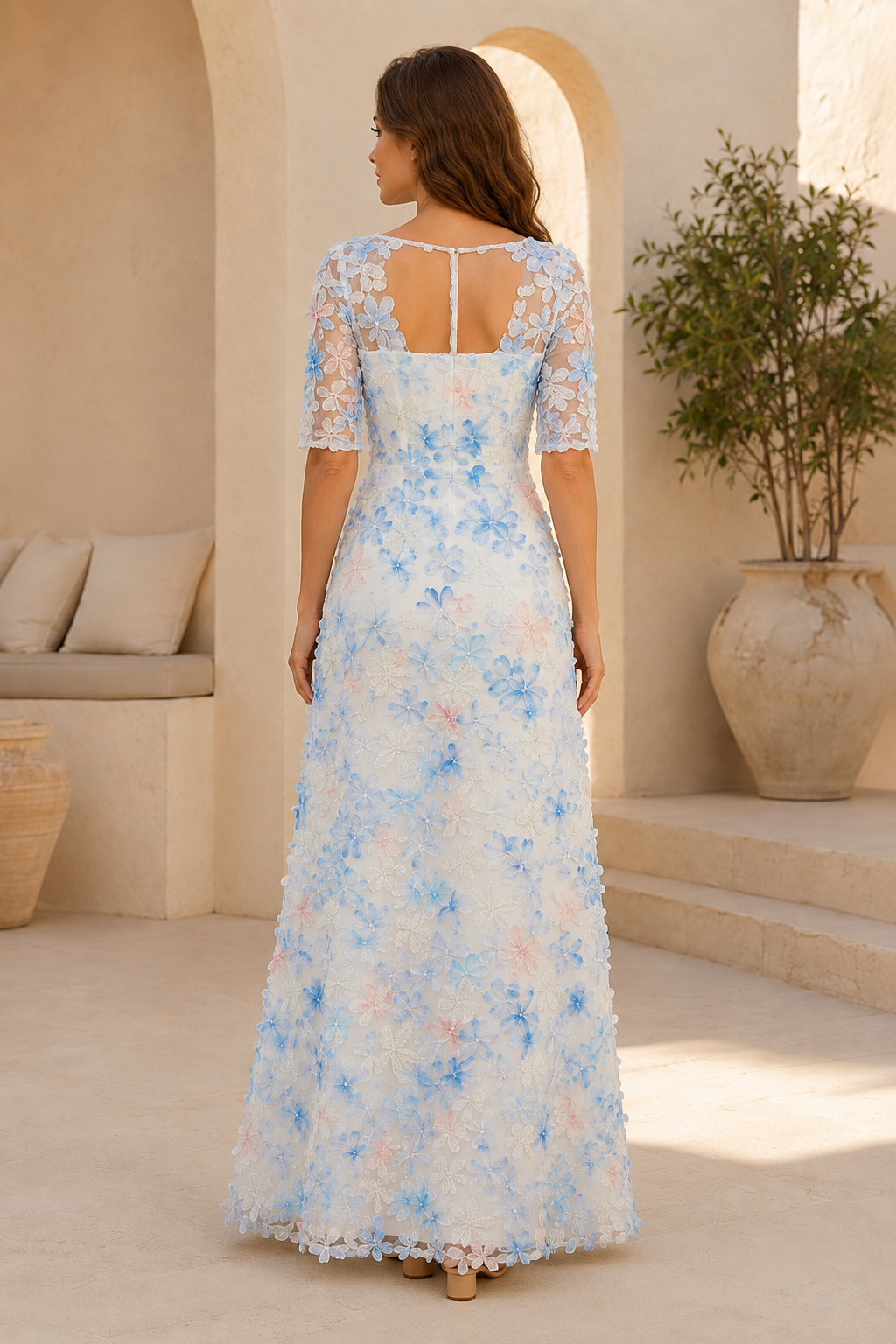 Vestido largo de fiesta de línea A con apliques florales 3D e ilusión