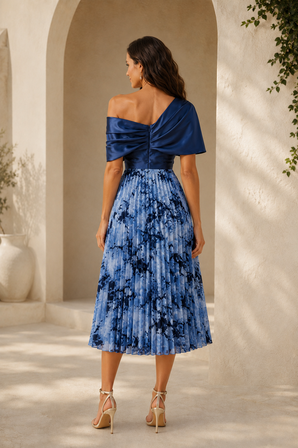 Vestido midi plisado asimétrico de un solo hombro