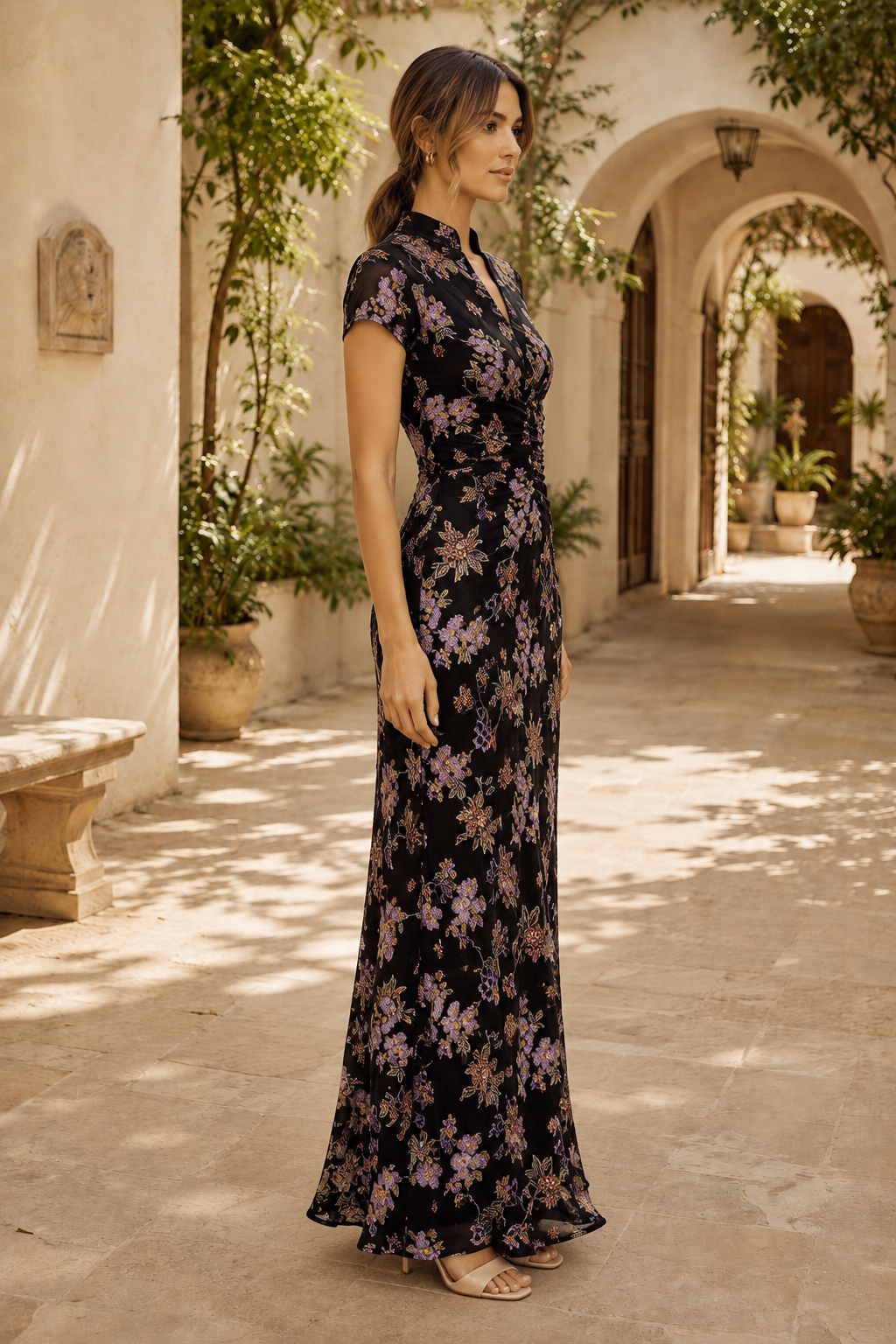 Vestido largo de manga corta con cuello mandarín y estampado floral