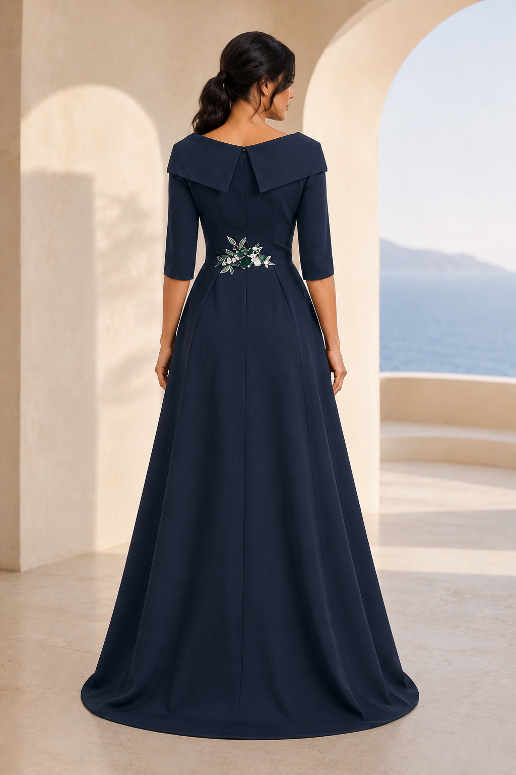 Mono con Sobrefalda Desmontable y Bordado Floral
