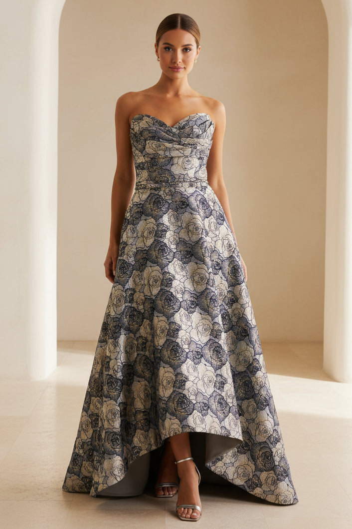 Vestido largo jacquard floral sin tirantes con bajo asimétrico